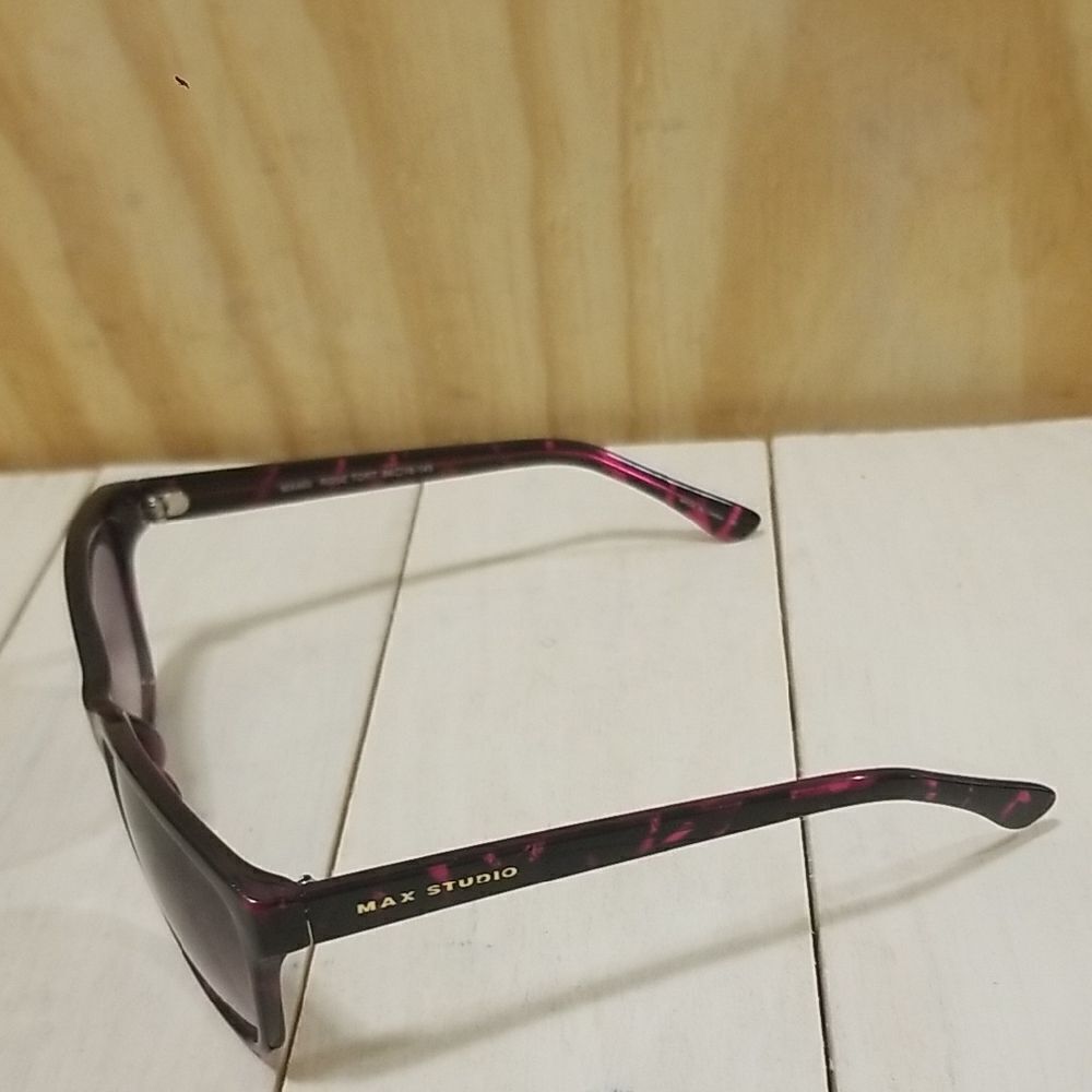 Max Studio Women's Black/Pink Sunglasses